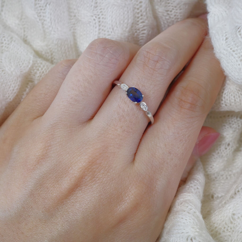 Sapphire diamond ring