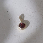 18K gold simple pendant with Garnet 