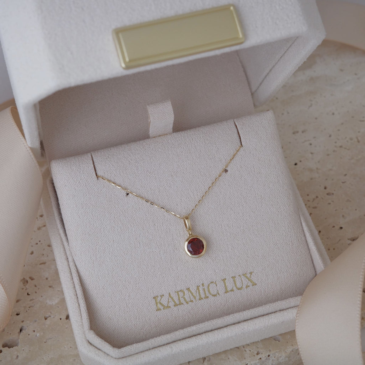Garnet Pendant in 18K Gold