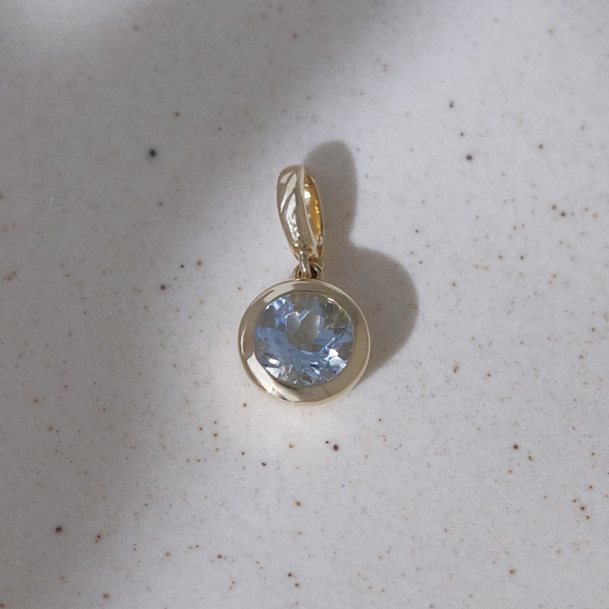 Aquamarine pendant