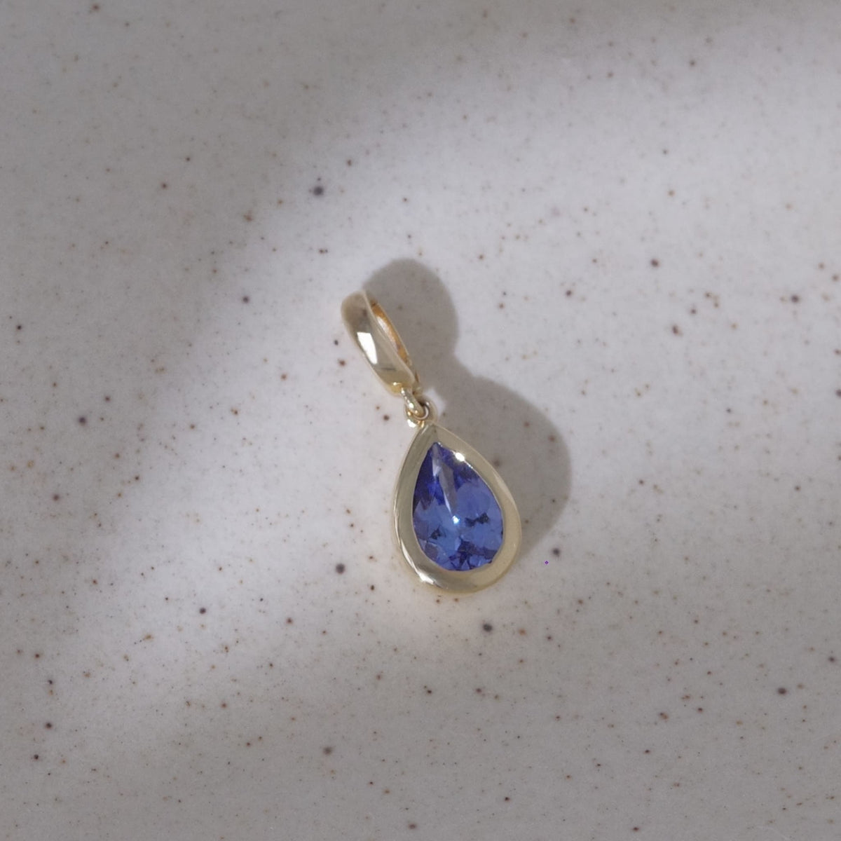 December birthstone｜Tanzanite Pendant