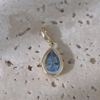Aquamarine pendant in 18K Gold