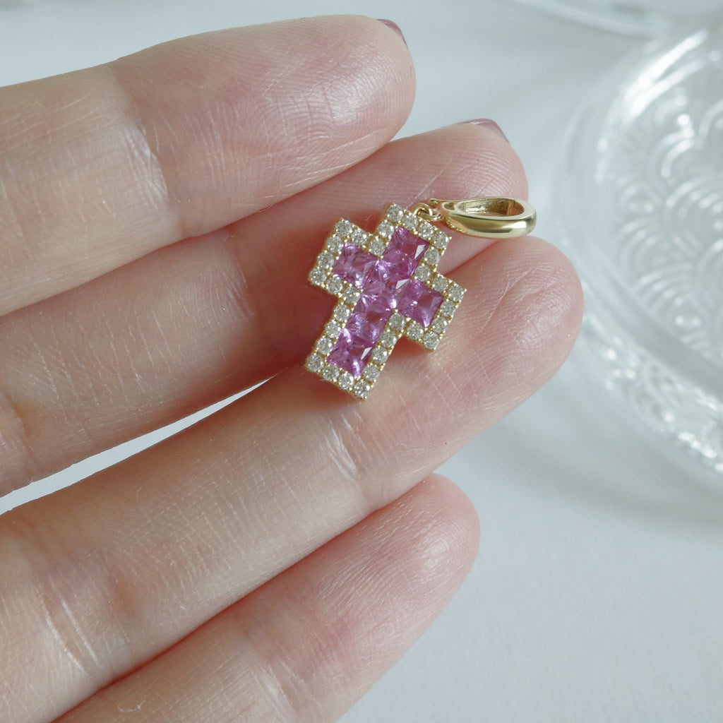 Pink sapphire pendant